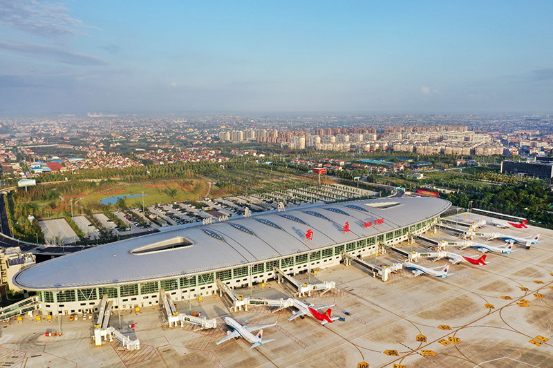 中国江苏南通机场飞行区跑道加盖工程